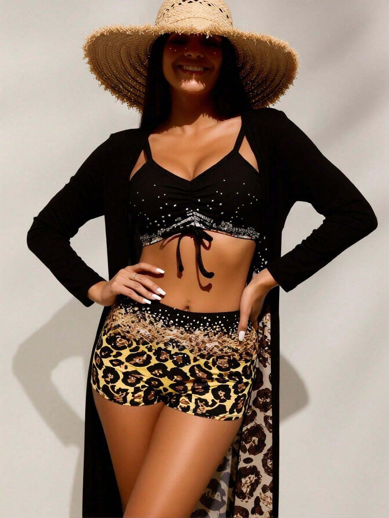Shorts - Damen-Bikinioberteil in Schwarz mit Strass und