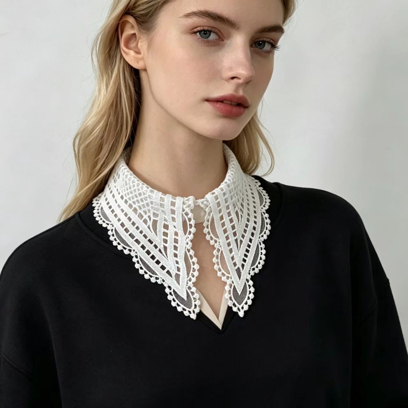 Shirts - Damen Weißer Rüschen-Falsch-Kragen mit Blumenmuster, Hohlmuster-Stickerei,
